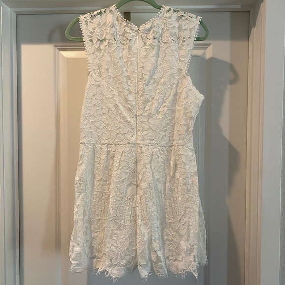 White lace crochet romper - large NWOT - Picture 2 of 2